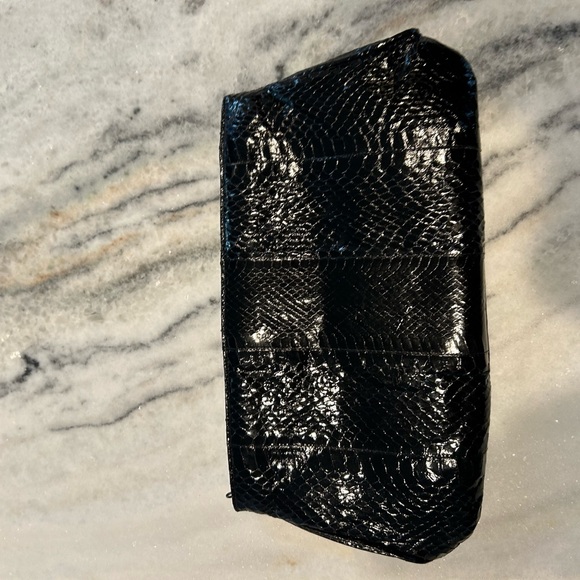 Jasmin authentic snake skin envelope with zipper - Picture 4 of 5